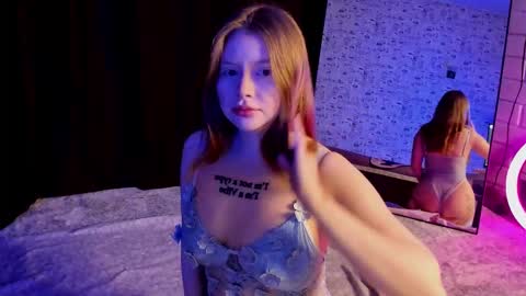 lillie_berry online show from October 6, 4:32 am