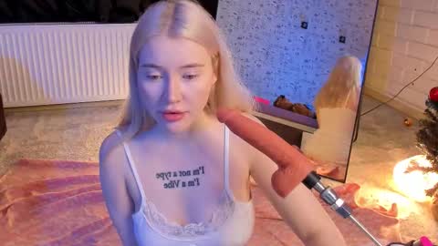 lillie_berry online show from February 8, 4:49 am