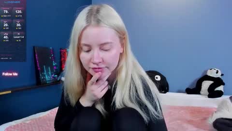 lillie_berry online show from March 4, 6:08 am