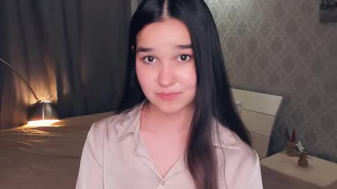 Celina Lillie online show from December 4, 9:12 pm