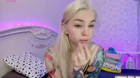 LilliMoore online show from February 16, 11:59 pm