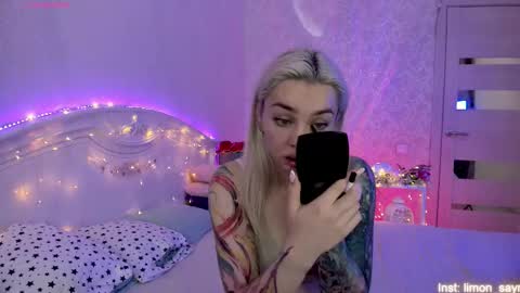 LilliMoore online show from September 9, 11:59 pm