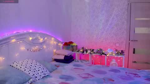 LilliMoore online show from November 10, 11:37 pm