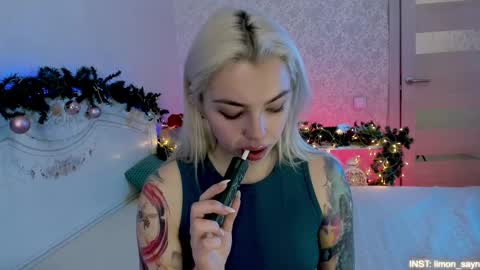 LilliMoore online show from January 13, 11:54 pm