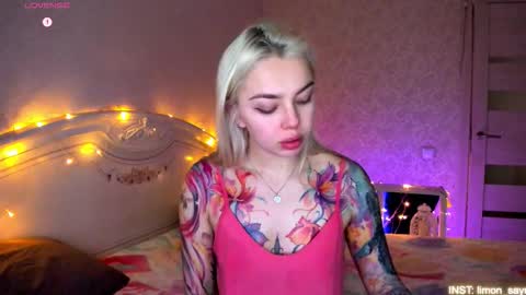 LilliMoore online show from February 26, 11:15 pm