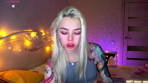 LilliMoore online show from March 4, 11:55 pm