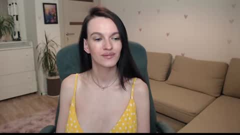 lilliyves online show from July 10, 10:12 pm