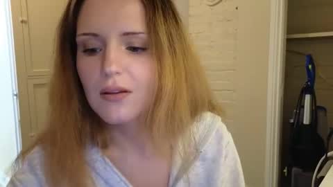 lilly_adams88 online show from April 6, 2:53 am