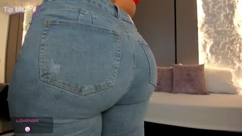 L I L L Y online show from December 4, 12:36 pm