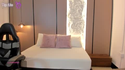 Snapshot of lilly_ass chatting on January 15, 12:10 pm L I L L Y online show from January 15, 12:10 pm