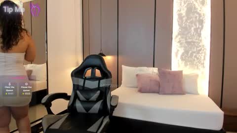 Snapshot of lilly_ass chatting on February 5, 1:05 pm L I L L Y online show from February 5, 1:05 pm