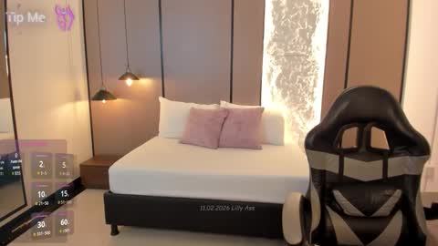 Snapshot of lilly_ass chatting on February 11, 12:32 pm L I L L Y online show from February 11, 12:32 pm