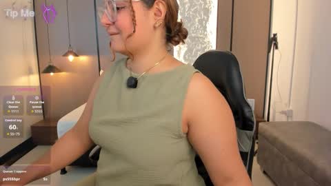 Snapshot of lilly_ass chatting on February 20, 7:58 pm L I L L Y online show from February 20, 7:58 pm