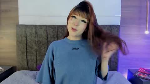 Snapshot of lilly_blear chatting on October 9, 3:37 am lilly online show from October 9, 3:37 am