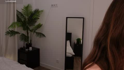 Lilly Colins online show from January 5, 4:59 pm