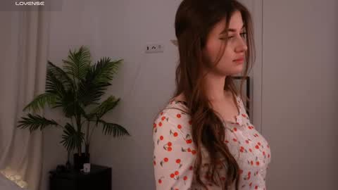 Lilly Colins online show from January 18, 5:59 pm