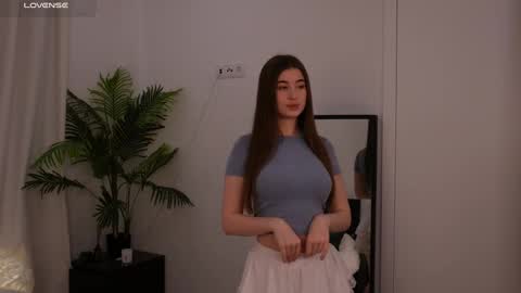 Lilly Colins online show from January 20, 2:57 pm