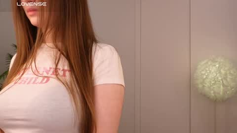 Lilly Colins online show from January 25, 6:13 pm