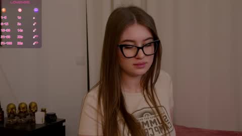 Lilly Colins online show from February 9, 8:24 pm