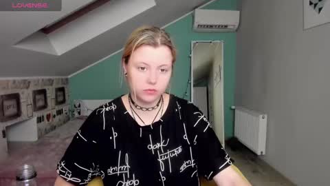 Lilly Depp online show from December 14, 2:31 pm