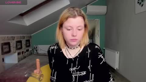 Lilly Depp online show from December 15, 1:11 pm