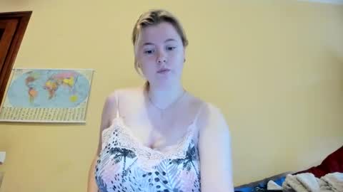 Lilly Depp online show from October 14, 8:15 am