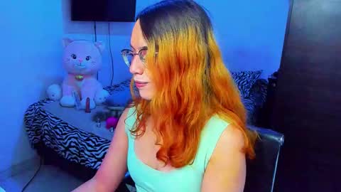 Snapshot of lillykittyy chatting on February 6, 9:51 pm Lilly3 online show from February 6, 9:51 pm