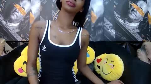 lilmissbaddiexxx online show from February 28, 4:52 pm