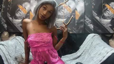 Snapshot of lilmissbaddiexxx chatting on June 20, 10:56 pm lilmissbaddiexxx online show from June 20, 10:56 pm