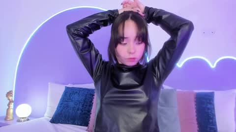 Lilou online show from January 13, 11:41 am