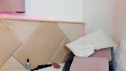 Snapshot of liloukatt chatting on January 12, 3:39 am Lilou  online show from January 12, 3:39 am