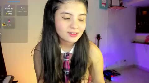 Snapshot of lilpervert_girl chatting on February 17, 12:10 am Carolina online show from February 17, 12:10 am