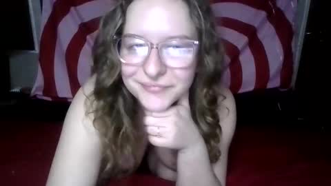 Snapshot of lilpies chatting on February 17, 4:20 am LilPies online show from February 17, 4:20 am