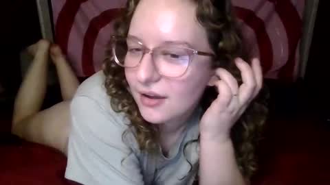 Snapshot of lilpies chatting on February 28, 4:32 am LilPies online show from February 28, 4:32 am