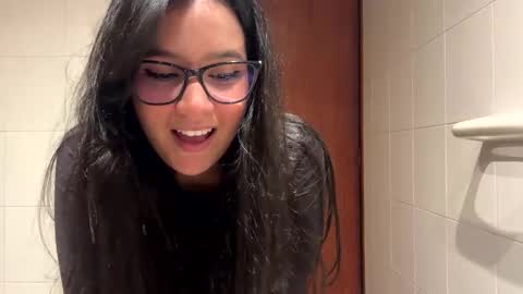 Snapshot of lilprincessxoxo_ chatting on January 24, 6:57 am lilprincessxoxo_ online show from January 24, 6:57 am