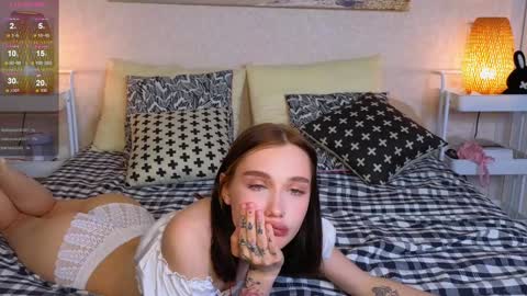 Snapshot of lilpupsonish chatting on December 11, 6:09 pm Jesse and Grace online show from December 11, 6:09 pm