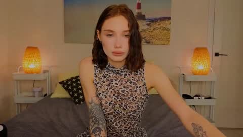 Snapshot of lilpupsonish chatting on December 29, 5:44 pm Jesse and Grace online show from December 29, 5:44 pm