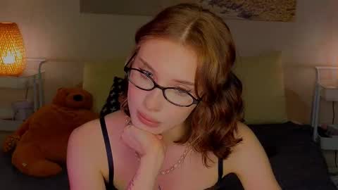 Snapshot of lilpupsonish chatting on February 21, 10:37 pm Jesse and Grace online show from February 21, 10:37 pm