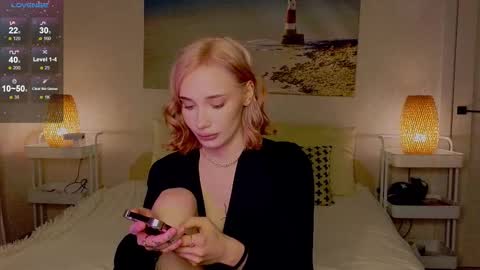 Snapshot of lilpupsonish chatting on March 8, 12:33 am Jesse and Grace online show from March 8, 12:33 am