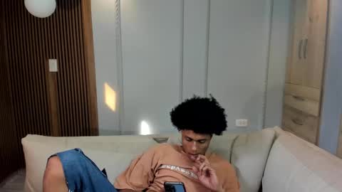 lilr_ online show from December 2, 1:02 pm