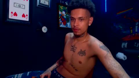 Snapshot of lilray99 chatting on December 4, 10:24 am ONLYFANS online show from December 4, 10:24 am