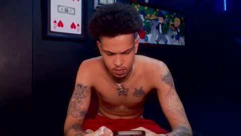 Snapshot of lilray99 chatting on December 5, 3:15 am ONLYFANS online show from December 5, 3:15 am