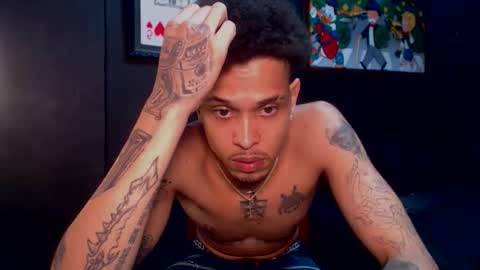 Snapshot of lilray99 chatting on December 6, 9:32 am ONLYFANS online show from December 6, 9:32 am