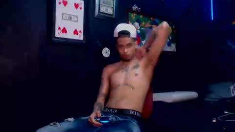 Snapshot of lilray99 chatting on December 19, 11:29 am ONLYFANS online show from December 19, 11:29 am