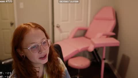 Snapshot of lilst0rm chatting on January 31, 4:14 am lil or red online show from January 31, 4:14 am