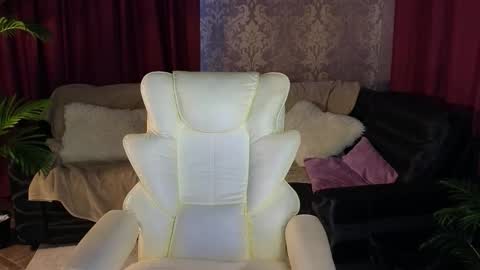Snapshot of lilu5107 chatting on October 14, 6:25 am Lilu online show from October 14, 6:25 am