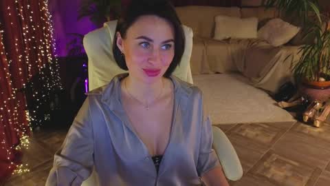 Lilu online show from April 10, 5:39 pm