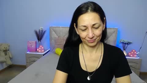 Snapshot of lilugrants chatting on January 12, 2:56 am lilugrants online show from January 12, 2:56 am