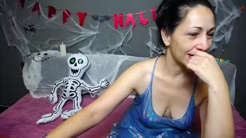 Snapshot of lilugrants chatting on October 31, 8:10 pm lilugrants online show from October 31, 8:10 pm