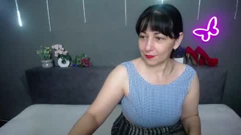 Snapshot of lilugrants chatting on May 4, 6:37 pm lilugrants online show from May 4, 6:37 pm